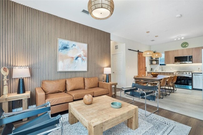 Building Photo - 920 SW 9th St