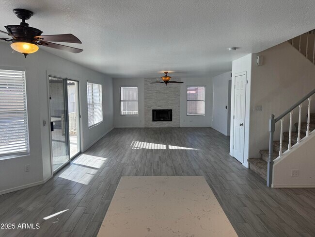 Building Photo - 5437 W Wahalla Ln