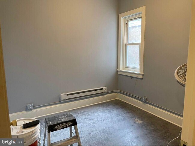 Building Photo - 124 E Gay St