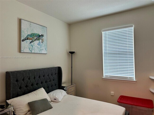 Building Photo - 4144 Greenway Dr