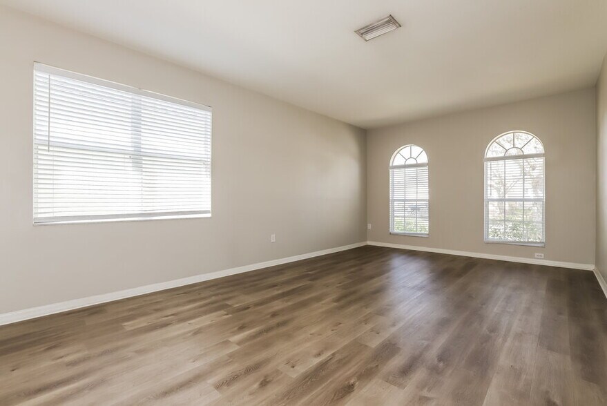 Building Photo - 427 Fern Gulley Dr