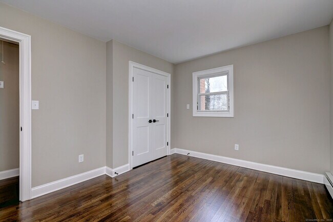 Building Photo - 155 Pastors Walk