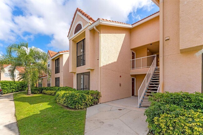 Building Photo - 10441 SW 156th Ct