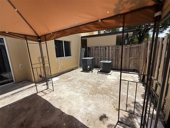 Building Photo - 7015 NW 173rd Dr