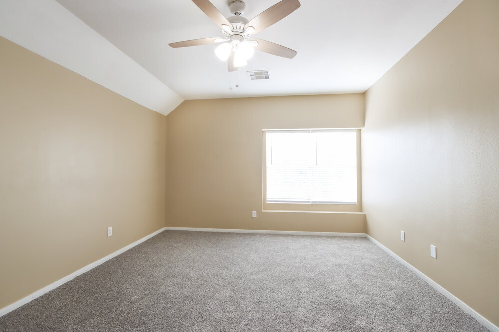 Building Photo - 1127 Laurel Chase Tr