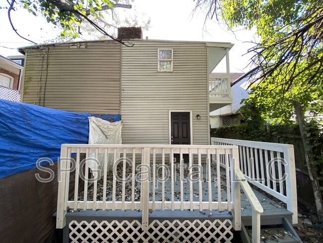 Building Photo - 233 E College Ave