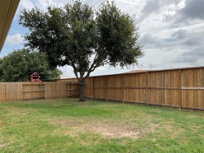 Building Photo - 10022 Western Pine Trail