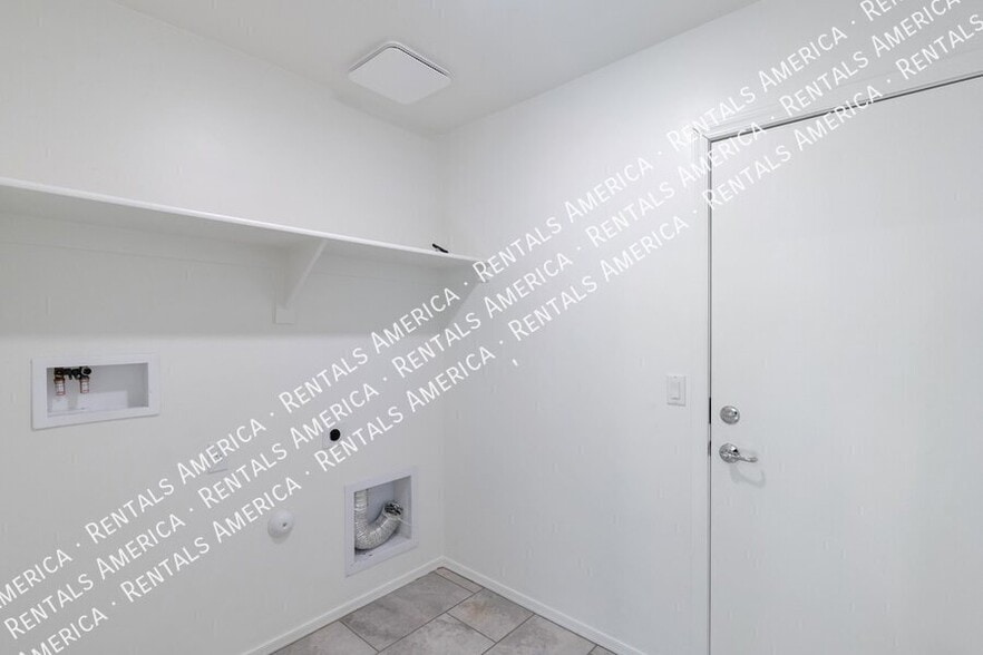 Building Photo - 8755 E Stone Meadow Cir