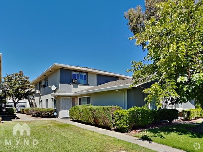 Building Photo - 5515 Spinnaker Dr