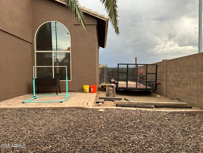 Building Photo - 10894 W Alex Ave