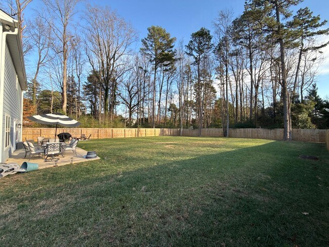 Building Photo - T.R. Lawing Realty Property