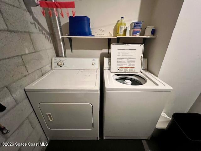 Building Photo - 4 Colonial Dr