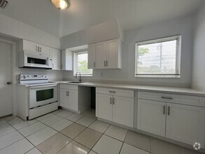 Building Photo - 3620 NW 35th Ave