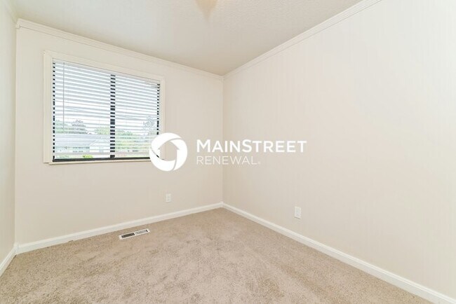 Building Photo - 4 Bedroom Pet-Friendly Home in Knoxville, TN with Main Street Renewal