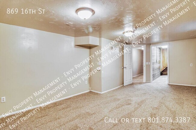 Building Photo - 869 16th St