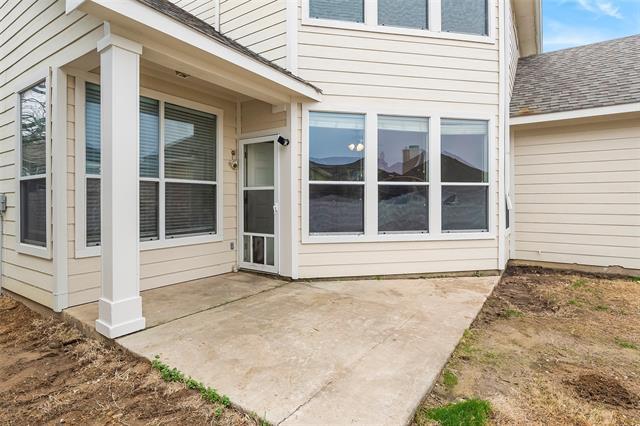 Building Photo - 10015 Pinecrest Dr
