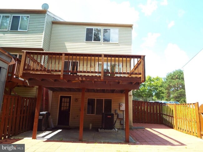 Building Photo - 3656 Woodhaven Ct