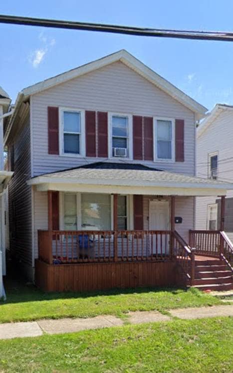 Building Photo - 114 Deer St