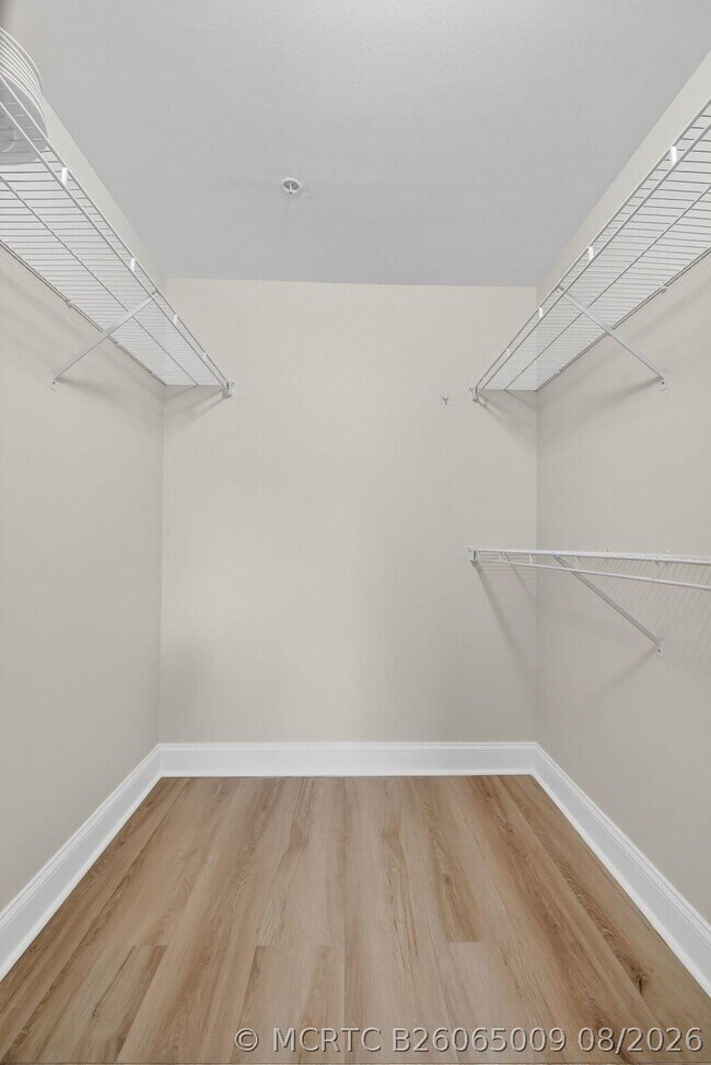 Building Photo - 630 S Sapodilla Ave