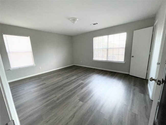 Building Photo - 15406 Bay Lodge Ln