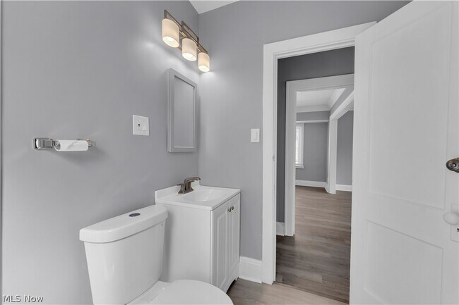 Building Photo - 10613 Sandusky Ave