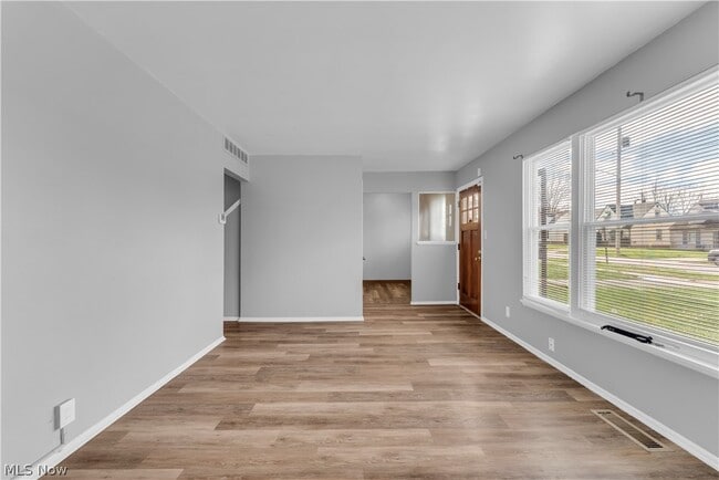 Building Photo - 17401 Wayne Dr