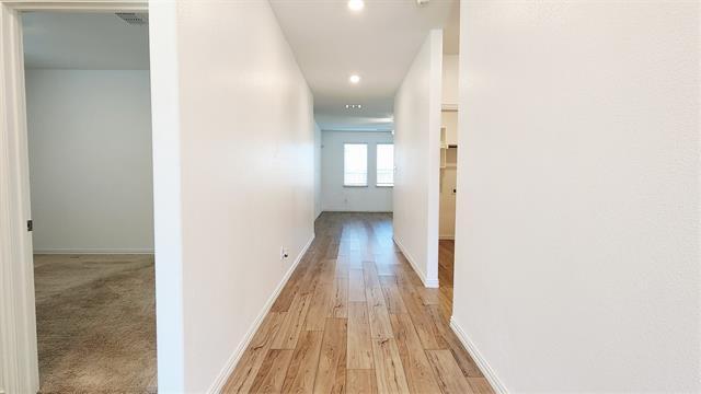 Building Photo - 3805 Thomas Plns Dr