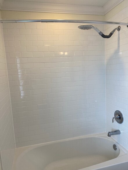 Master Bath Tub - 2023 Summer St