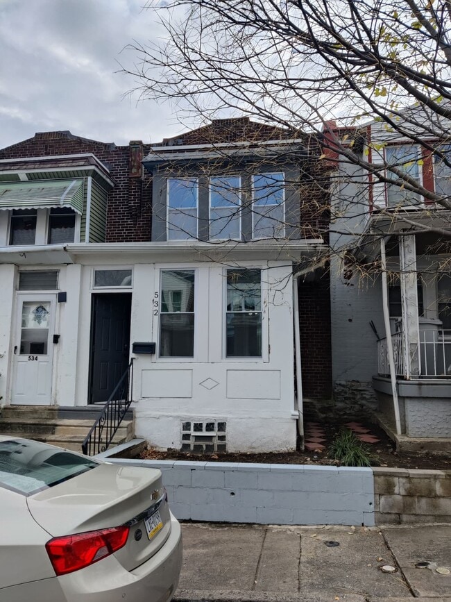 Primary Photo - 532 E Mayland St