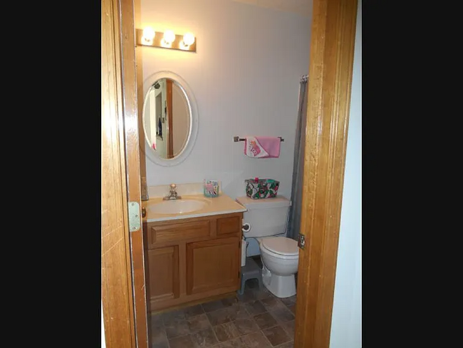 Building Photo - 507 SW Joy Ct