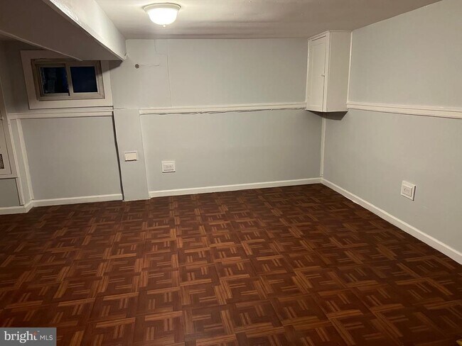 Building Photo - 4025 Clay Pl NE