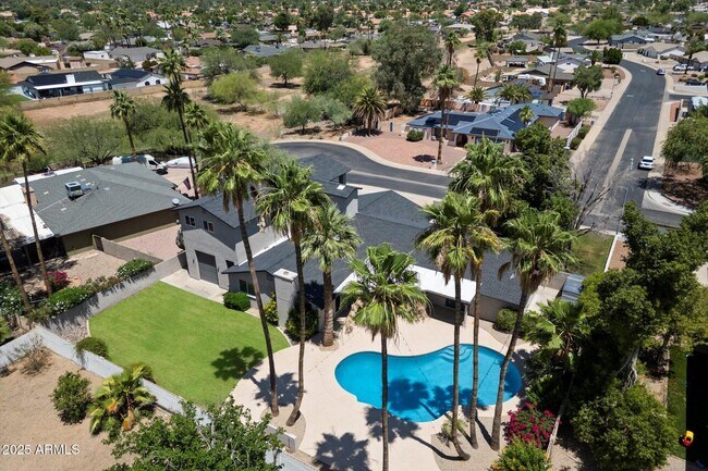 Building Photo - 5751 E Ludlow Dr