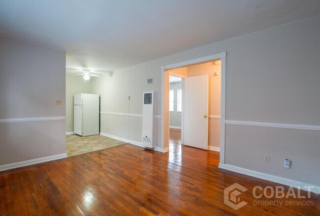 Building Photo - 944 St Charles Ave NE