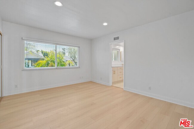 Building Photo - 4159 Regal Oak Dr