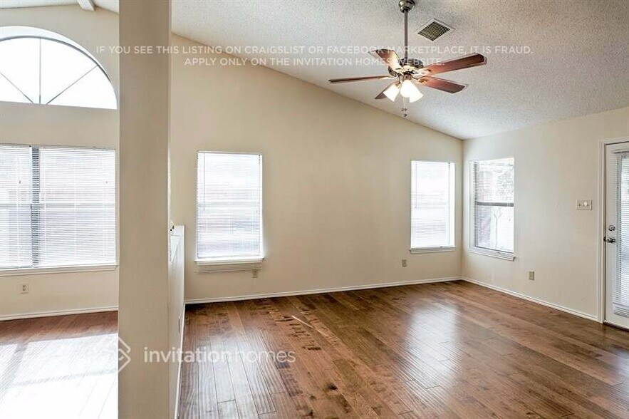 Building Photo - 1504 Mountain Side Dr