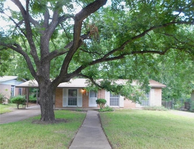 Building Photo - 1400 Berkshire Dr