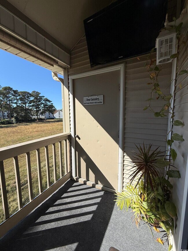 Building Photo - 1065 Plantation Dr W