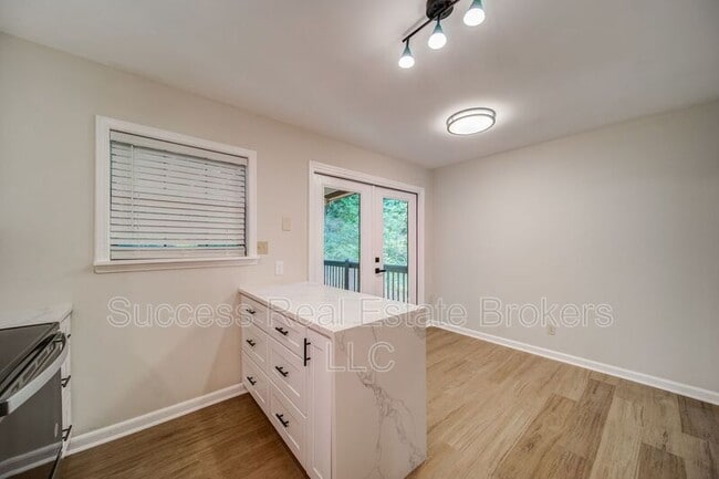 Building Photo - 4734 N Springs Rd NW