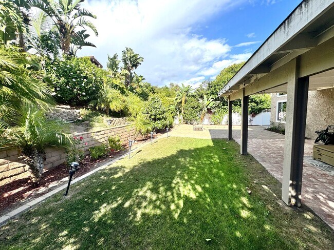 Building Photo - Rare opportunity spacious remodeled Camarillo Home on cul-de-sac with Electricity included!