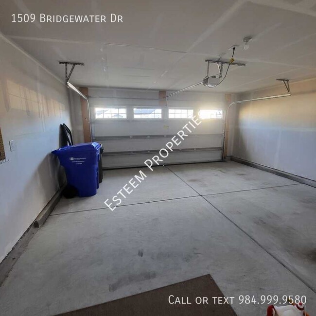 Building Photo - 1509 Bridgewater Dr