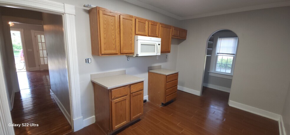 Building Photo - 446 Brightwood Ave