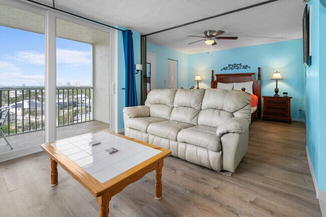 Primary Photo - 5700 Bonita Beach Rd SW