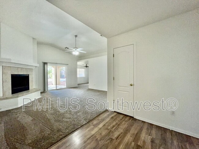 Building Photo - 4891 S Rinaldi Dr