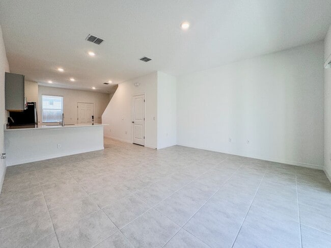 Building Photo - 3094 SKYLINE