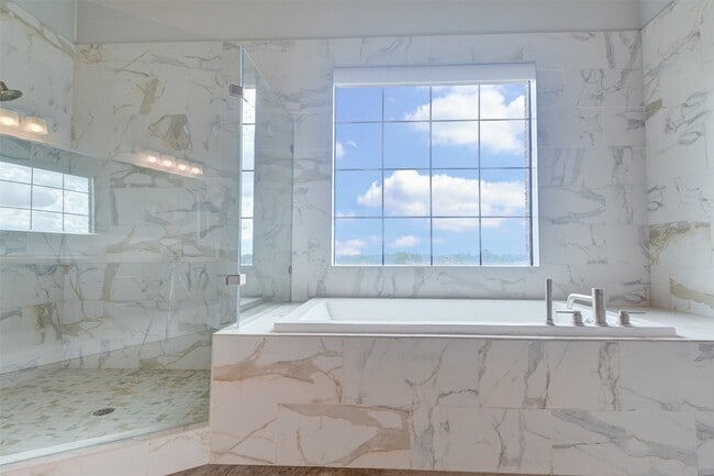 Building Photo - 1111 Studewood St