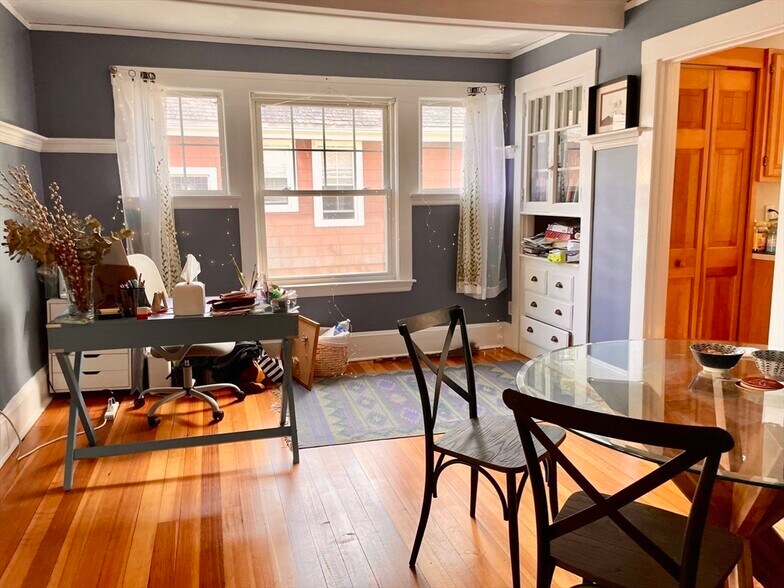 Building Photo - 49 Bridges Ave