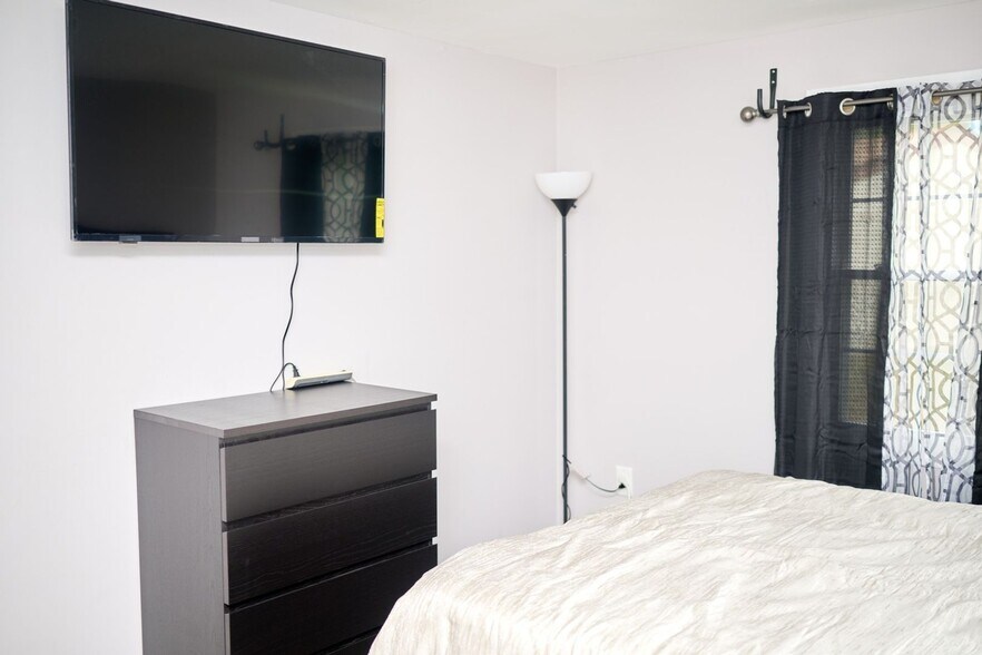 Building Photo - 1314 Harwich Dr