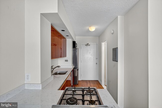 Building Photo - 5500 Friendship Blvd