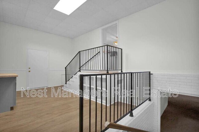 Building Photo - 301 Fairfield Rd