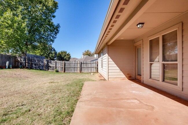 Building Photo - Adorable 3 bedroom Home in NW OKC